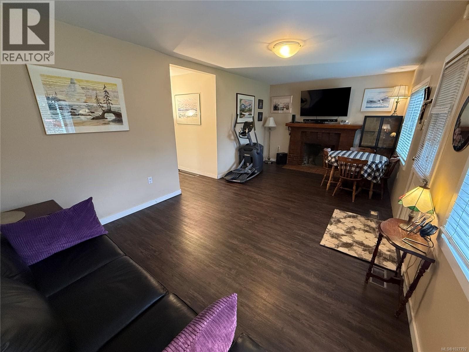 308 Holly Ave photo 4