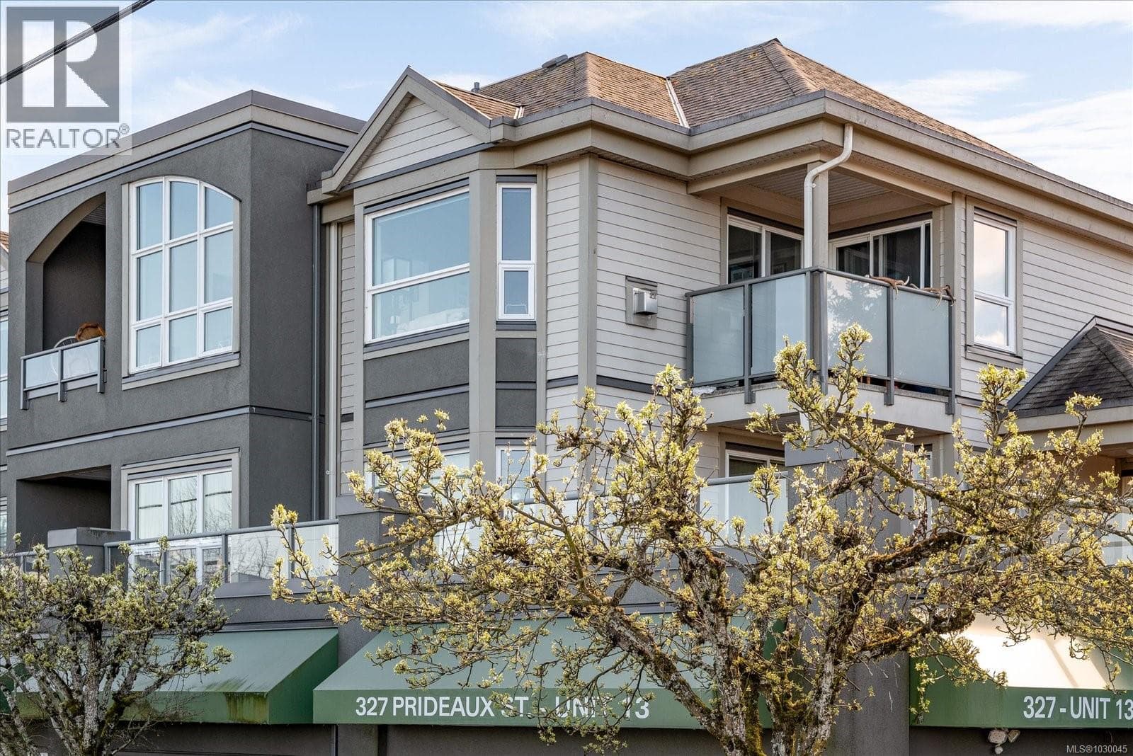 2 bed 2 bath single family at 304 327 Prideaux St — $399,000