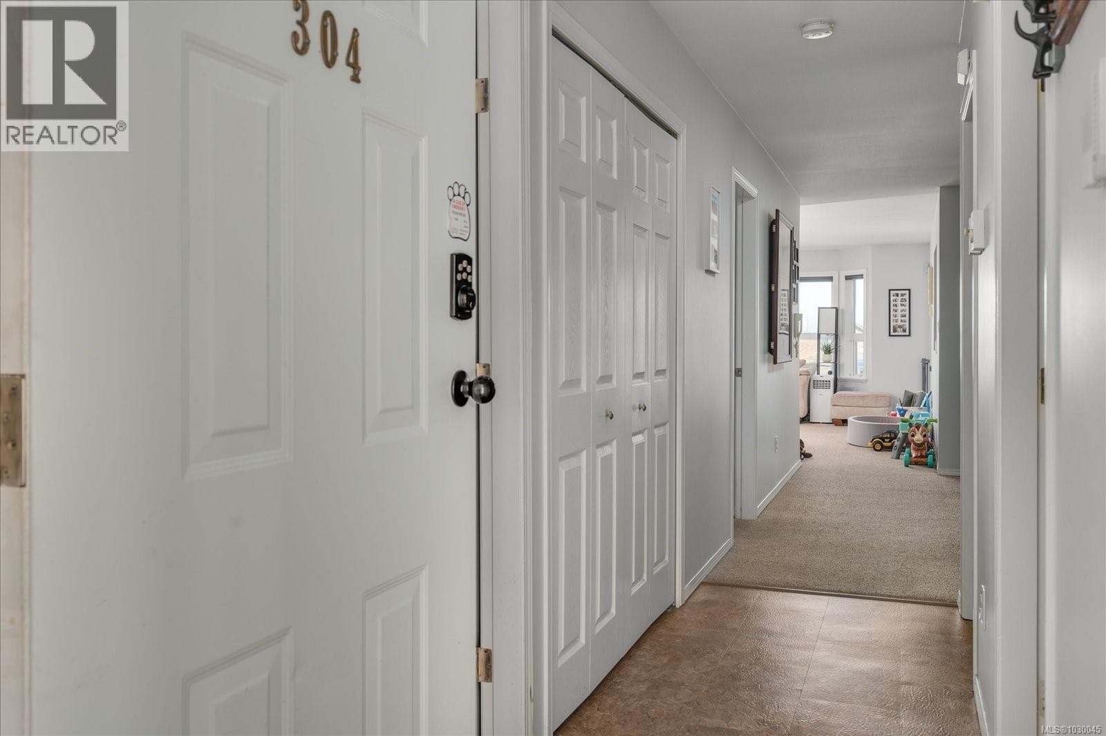 304 327 Prideaux St photo 3