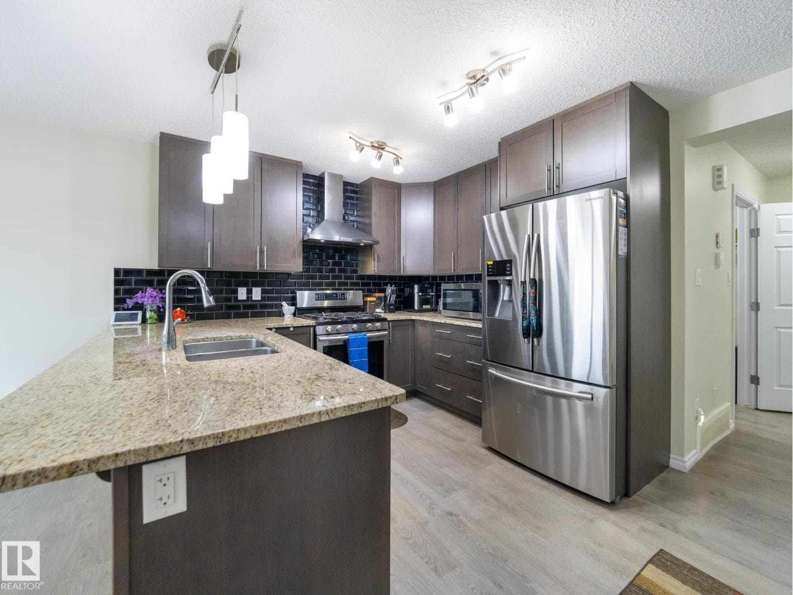3444 WEIDLE WY SW photo 4
