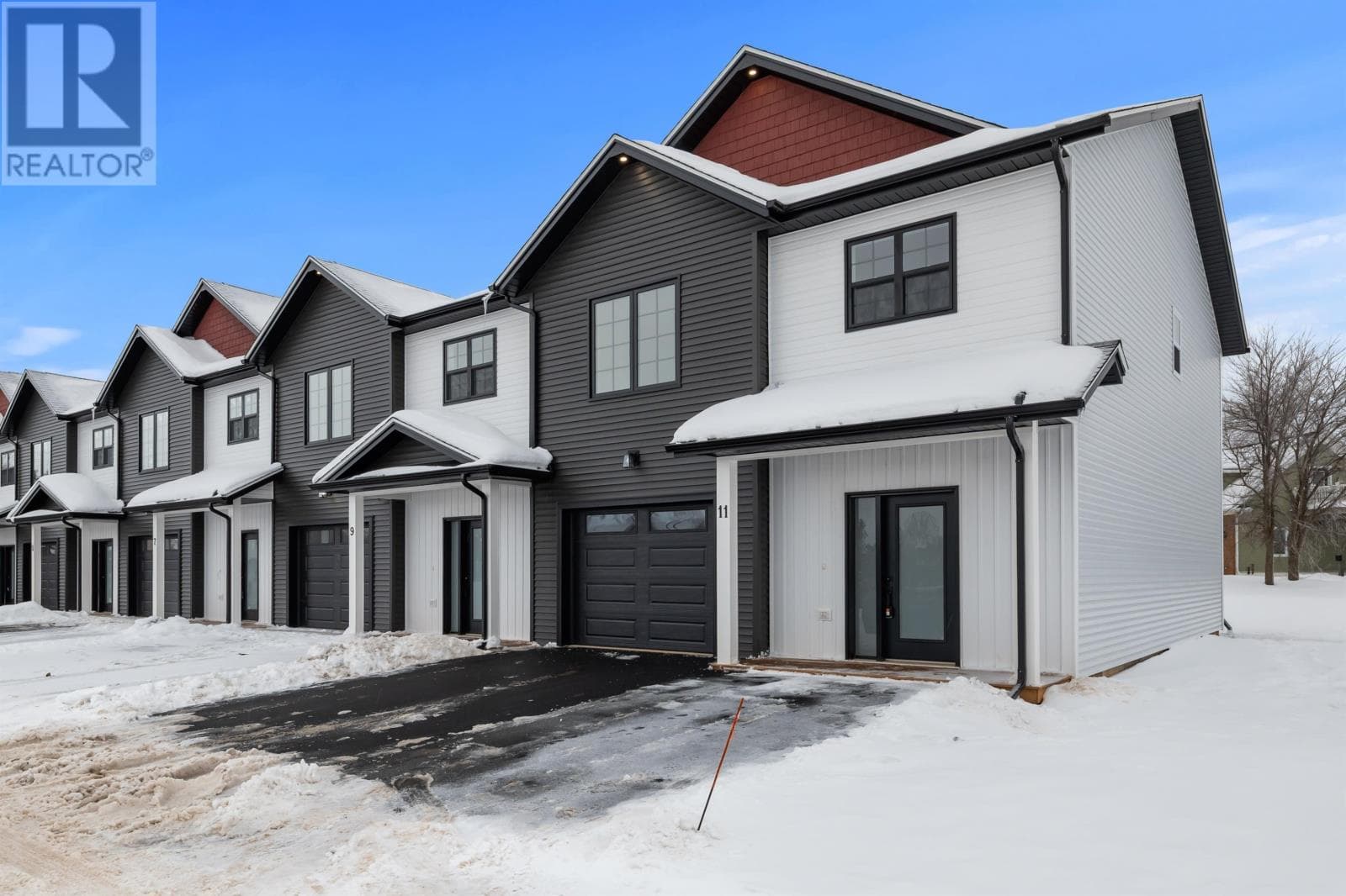 9 Anne Avenue photo 2