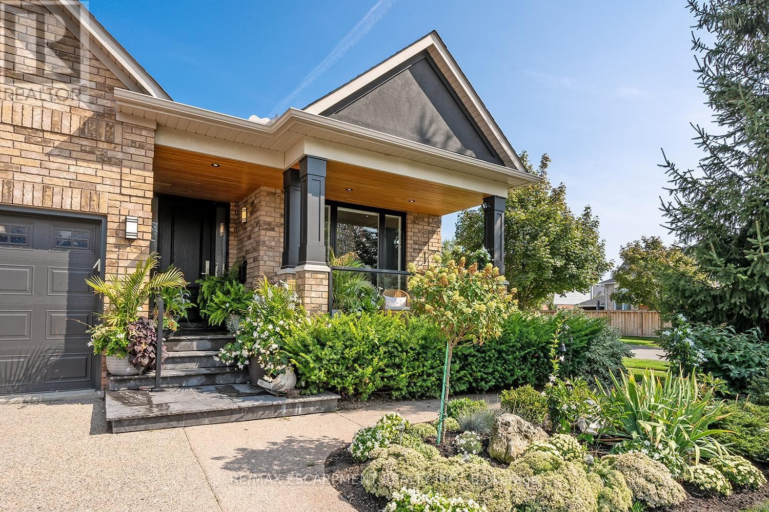 4252 SARAZEN DRIVE photo 3