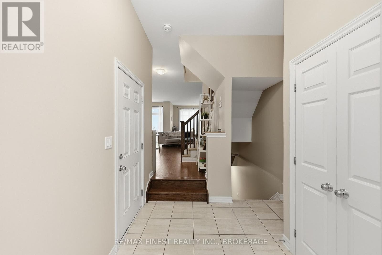 1685 TENLEY DRIVE photo 5