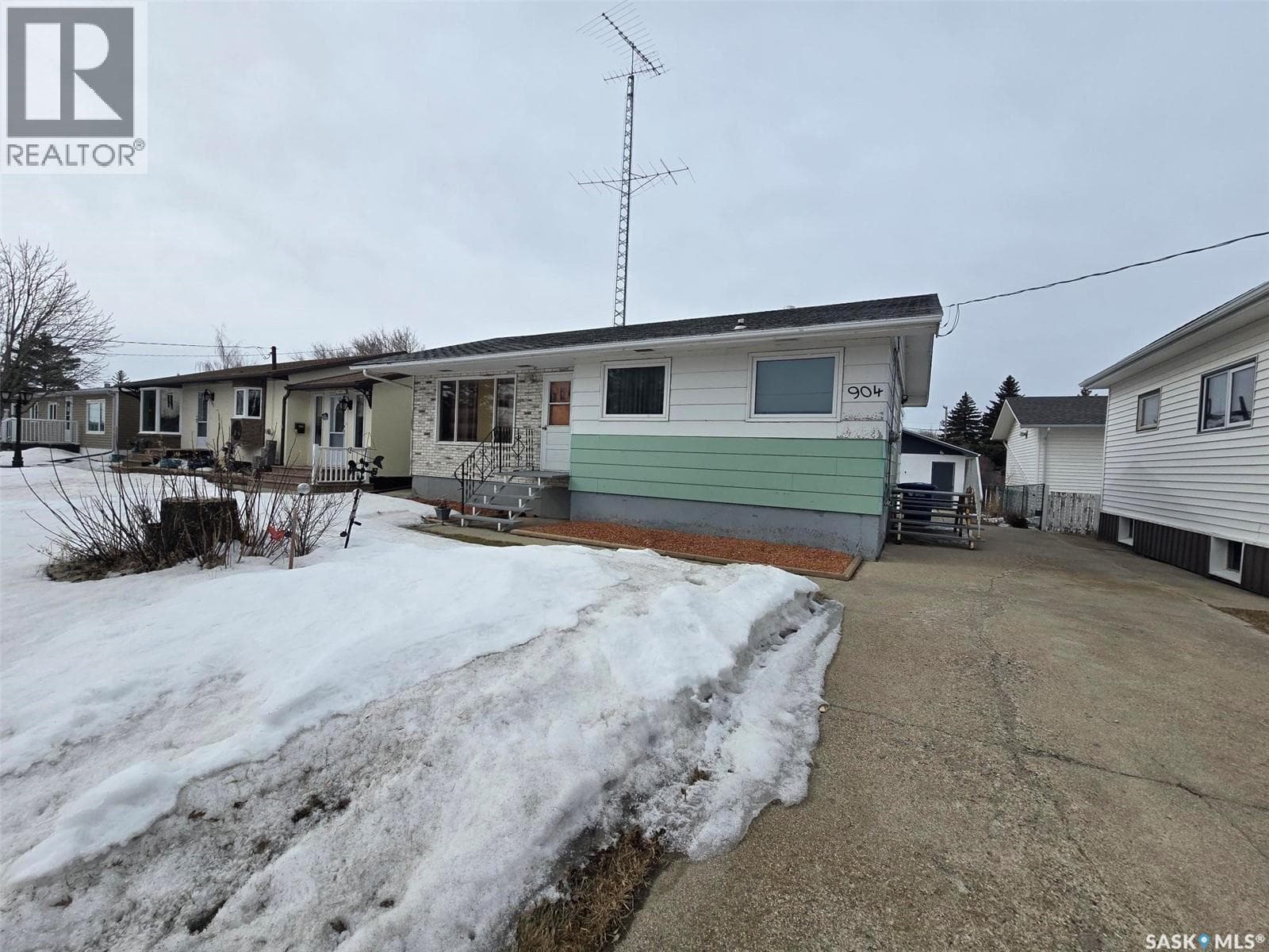 3 bed 2 bath single family at 904 Francis STREET — $119,500