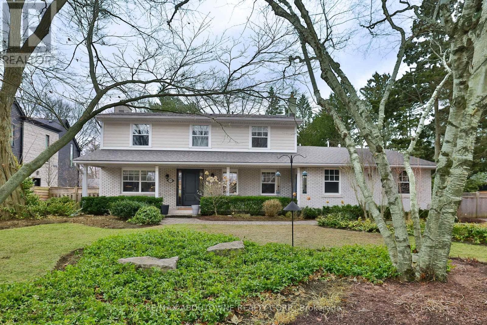 1268 HILLHURST ROAD photo 2