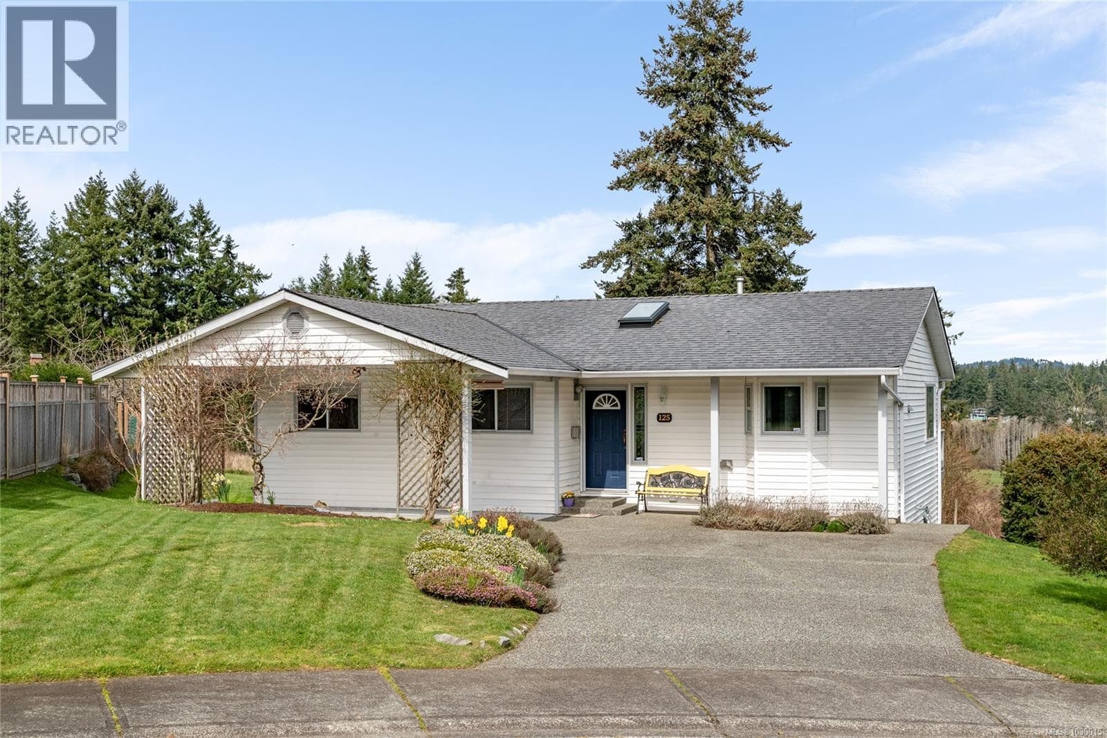 3 bed 2 bath single family at 125 Sylvan Pl — $709,900