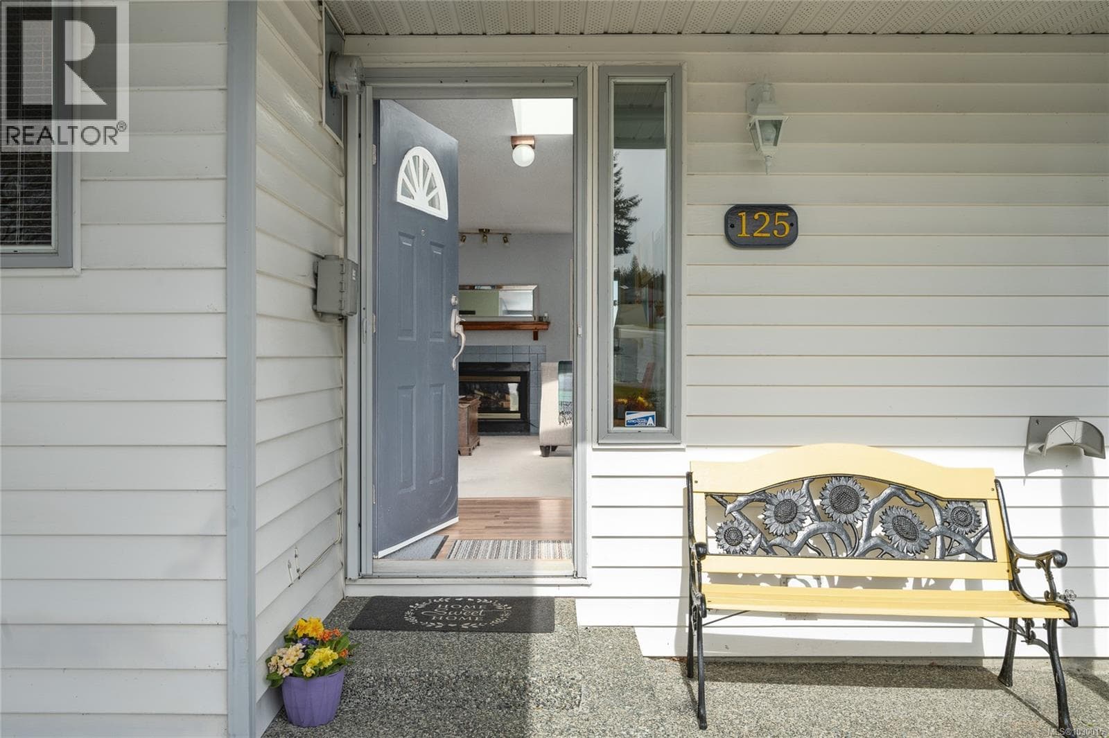 125 Sylvan Pl photo 4