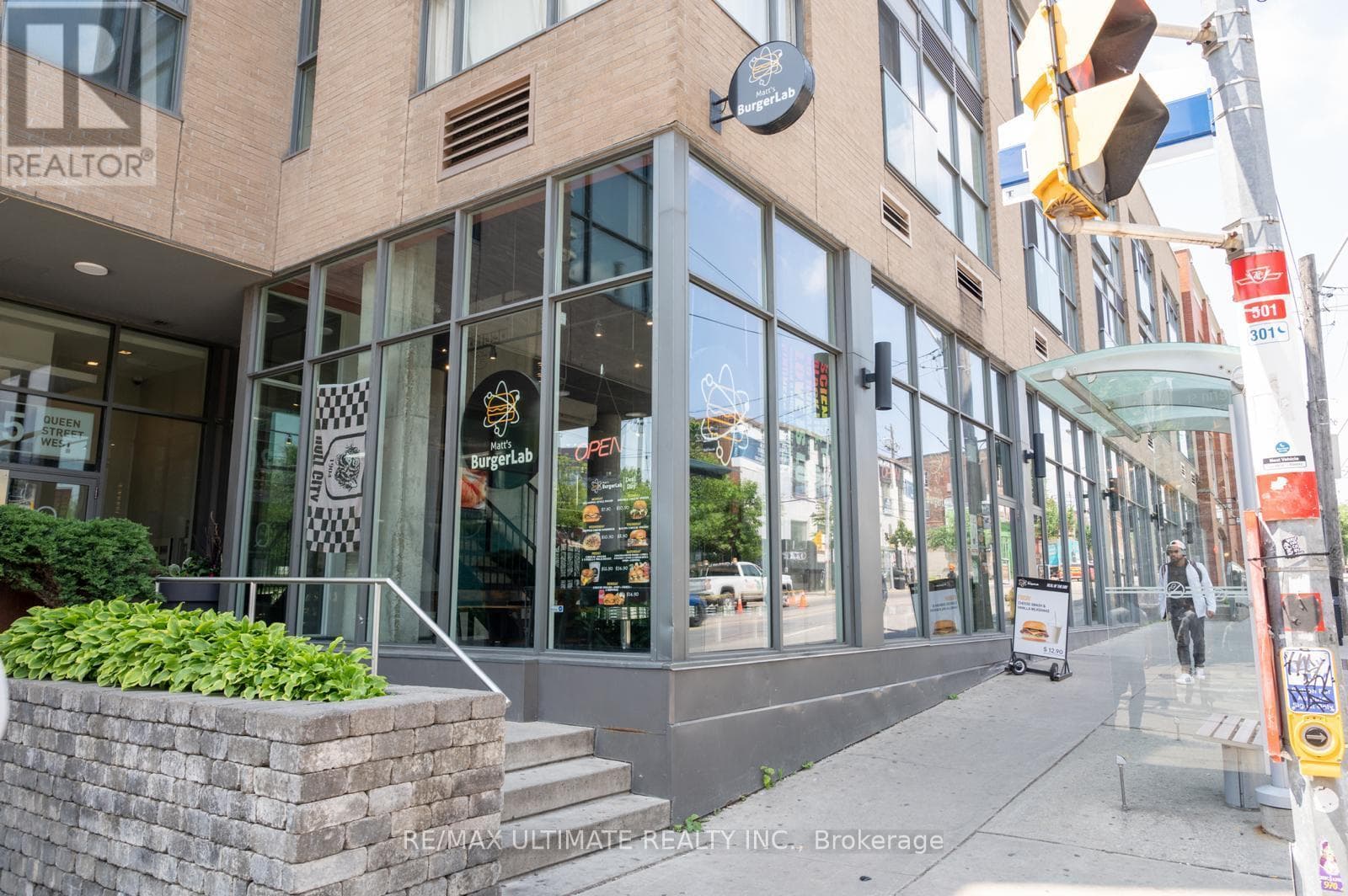 1205 QUEEN STREET W photo 2