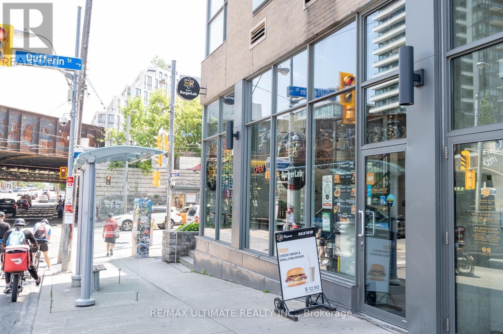 1205 QUEEN STREET W photo 3