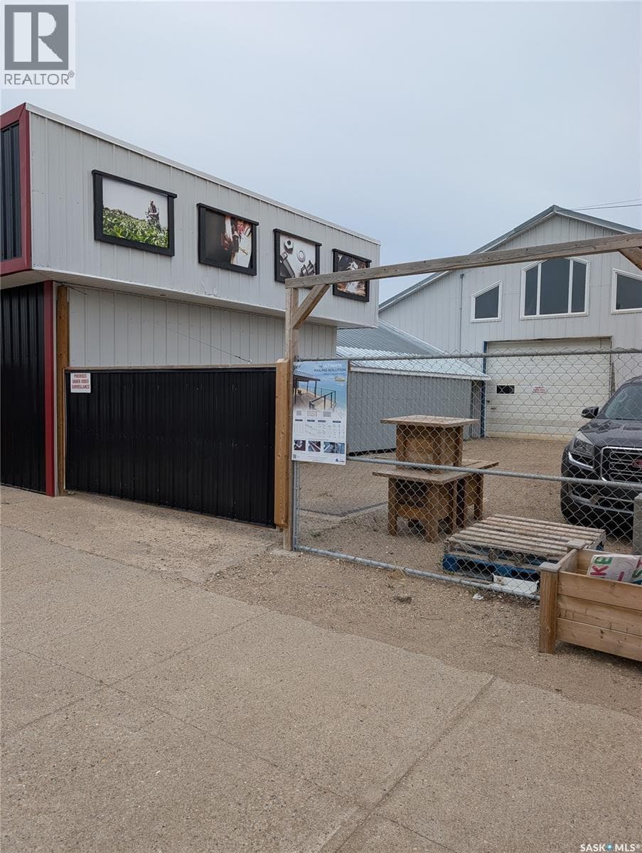 435 Main STREET — photo 3