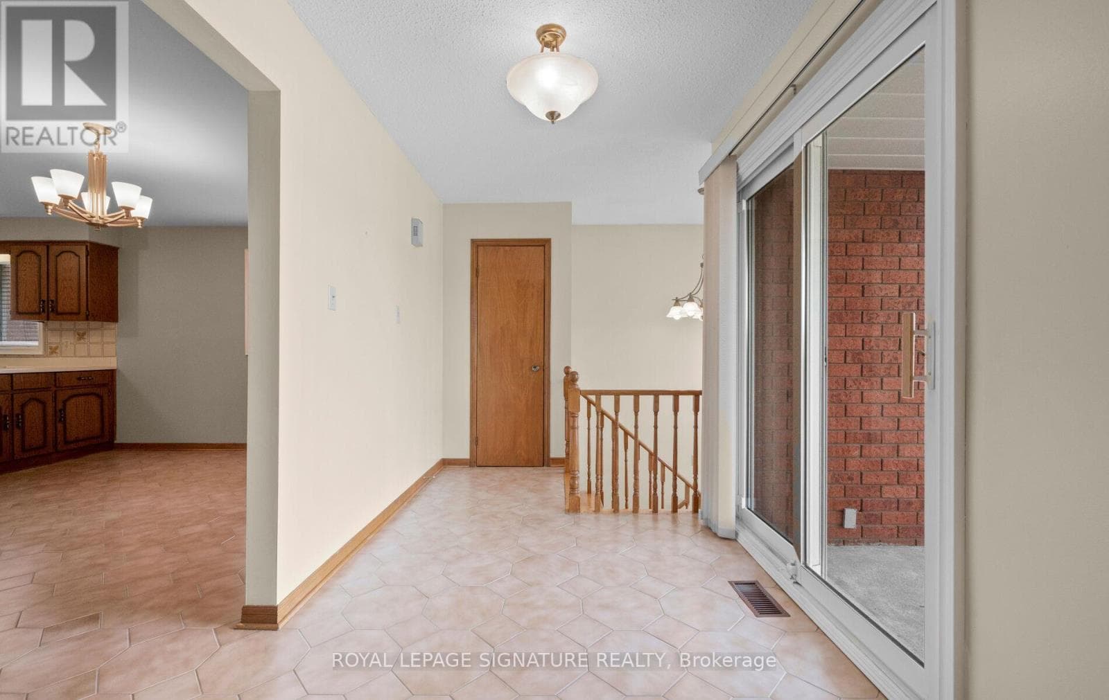 5 ACACIA AVENUE photo 5