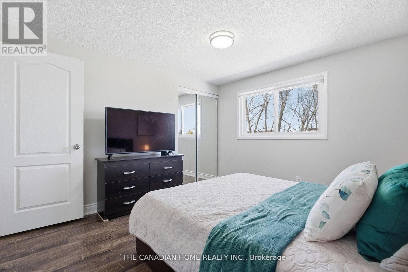 22 HINDQUARTER COURT photo 4
