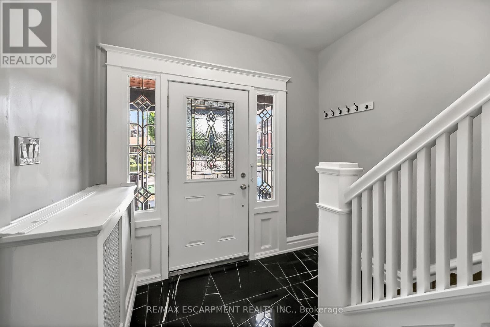 172 SHERMAN AVENUE S photo 5