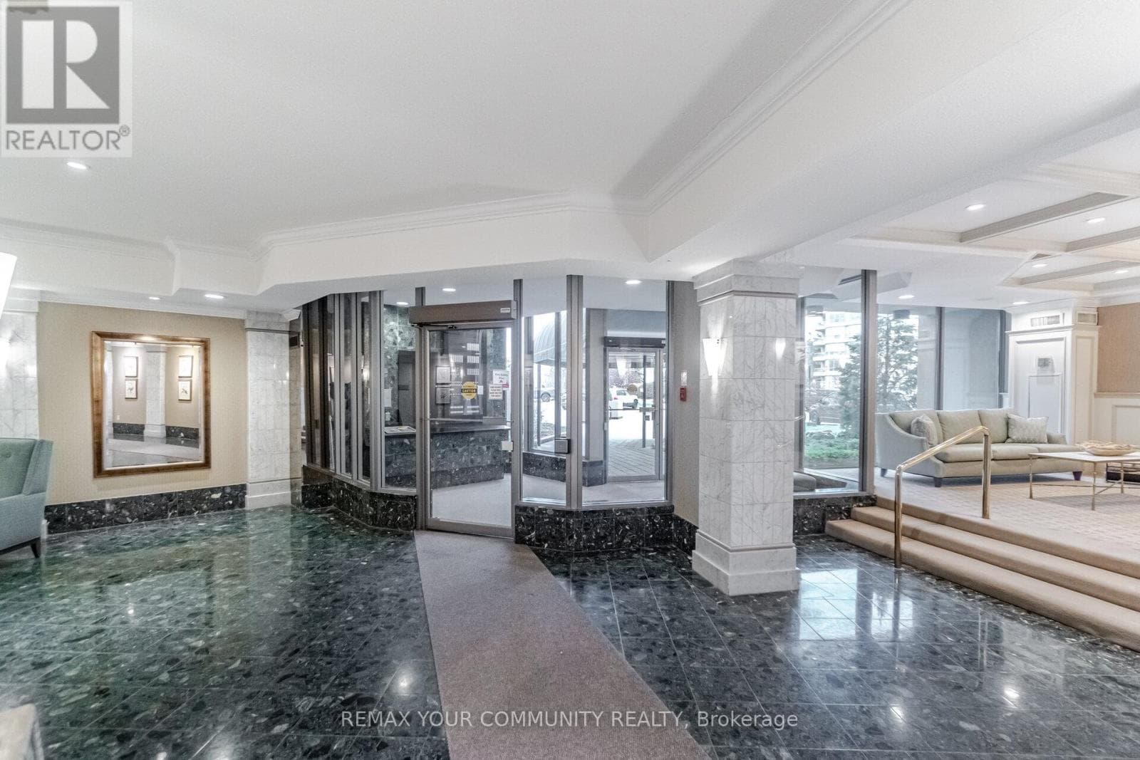 1011 - 20 GUILDWOOD PARKWAY photo 5