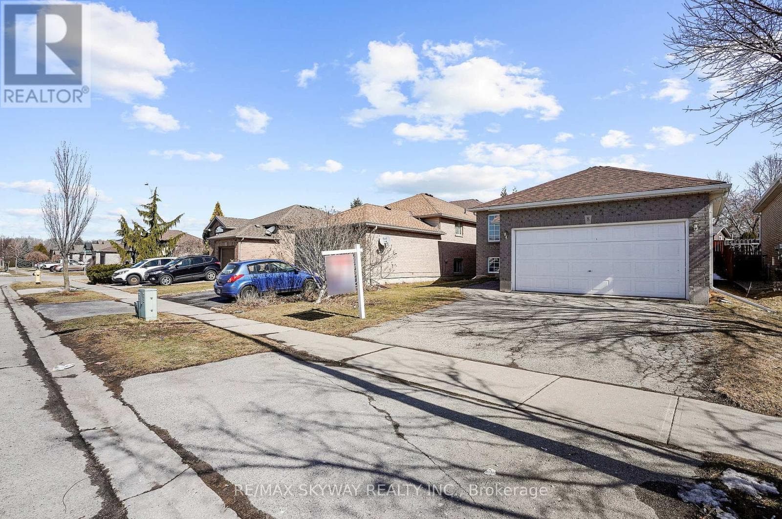 8 BRADLEY LANE photo 2