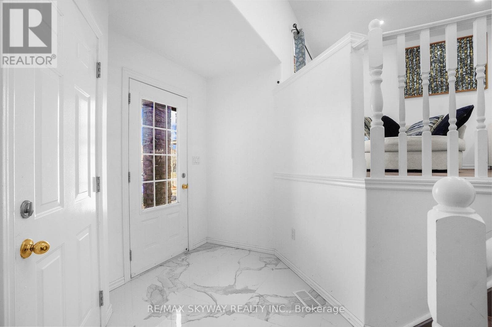 8 BRADLEY LANE photo 4