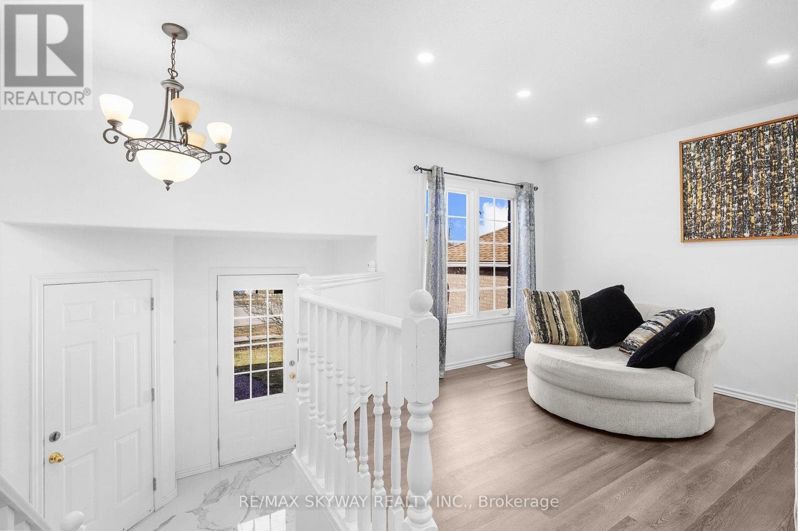 8 BRADLEY LANE photo 5