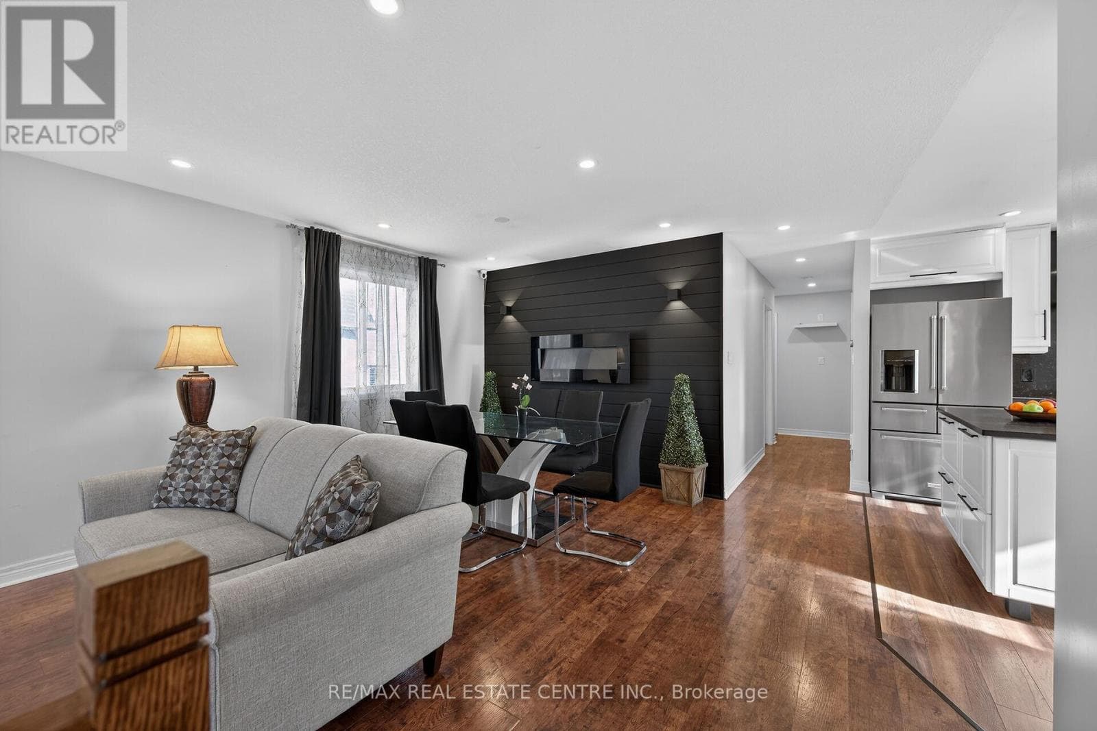 36 LONGVIEW COURT photo 5