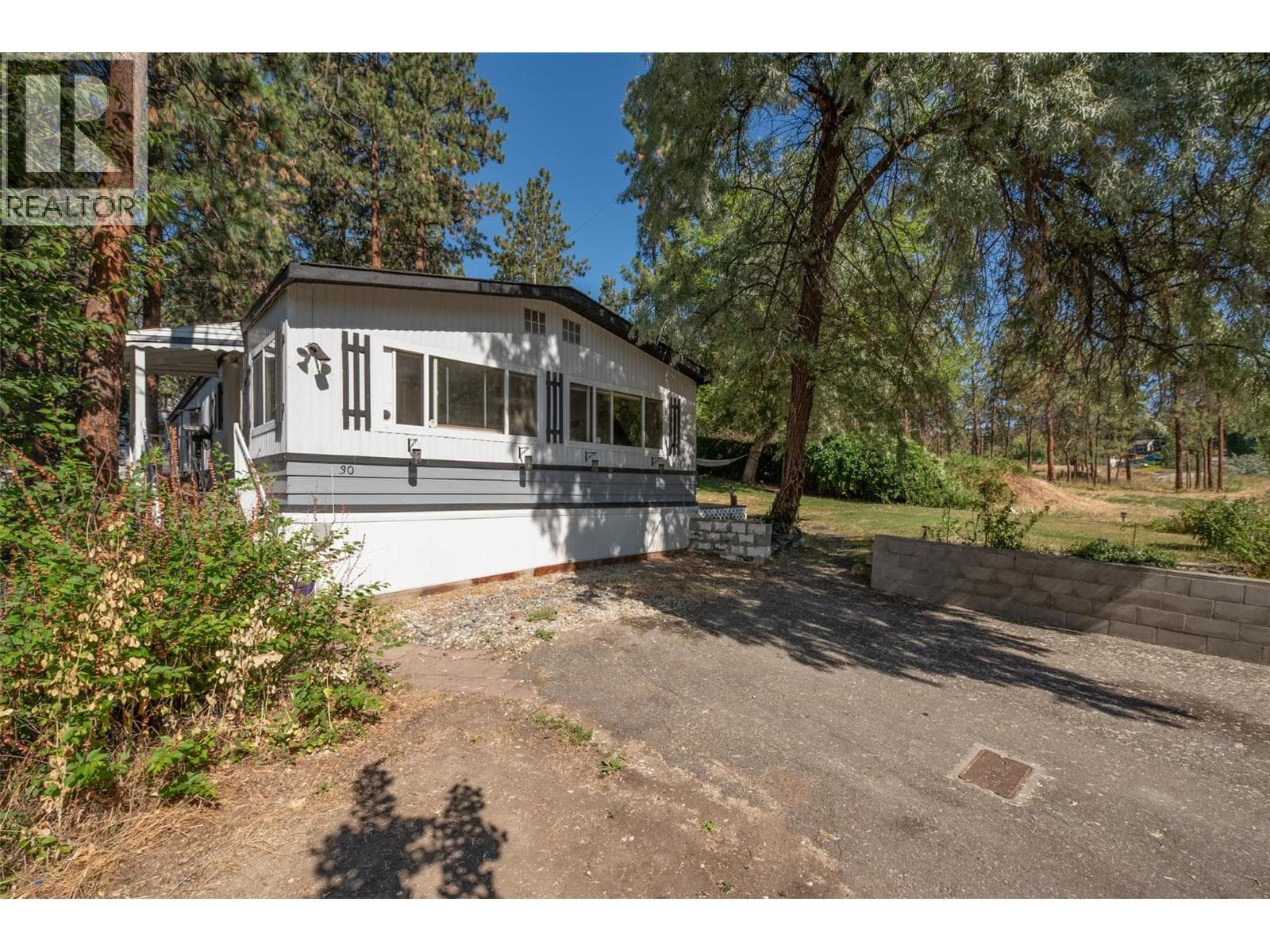1860 Boucherie Road Unit# 30 photo 2