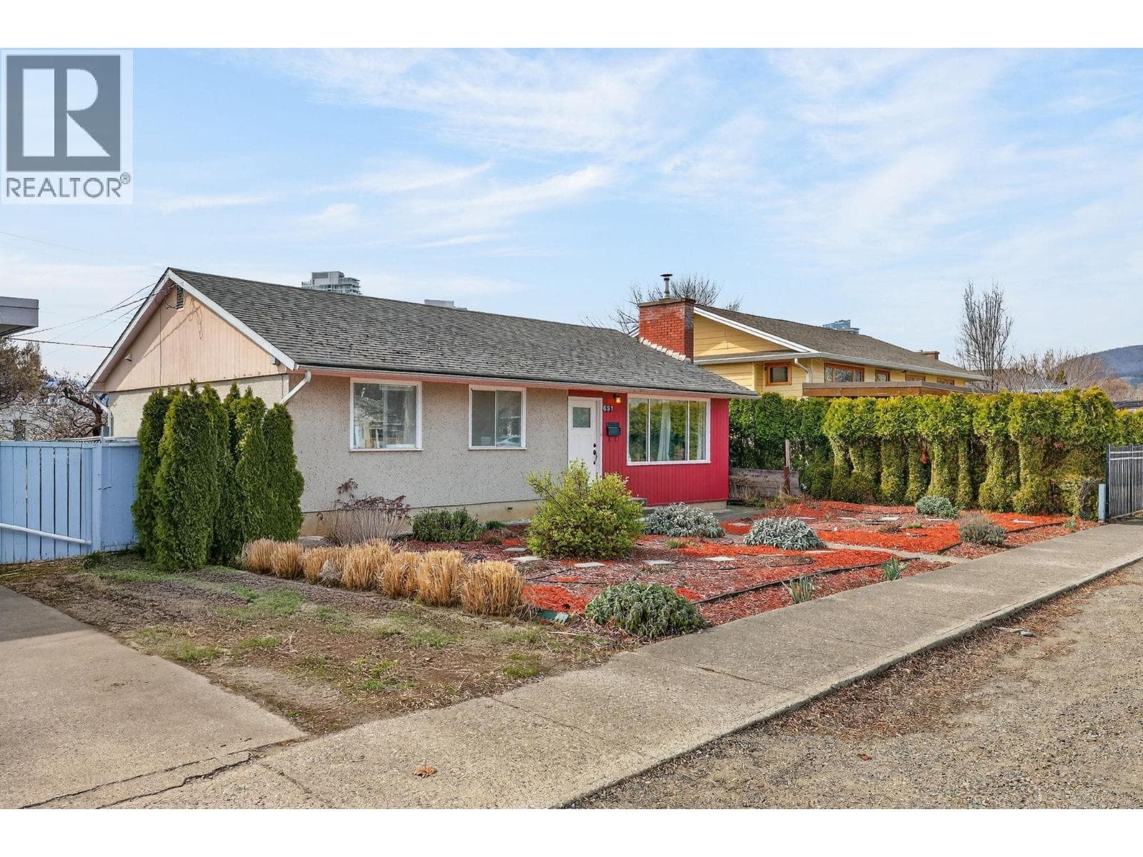 651 Bay Avenue photo 2