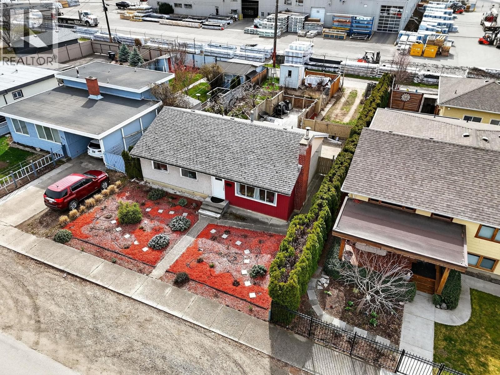 651 Bay Avenue photo 3
