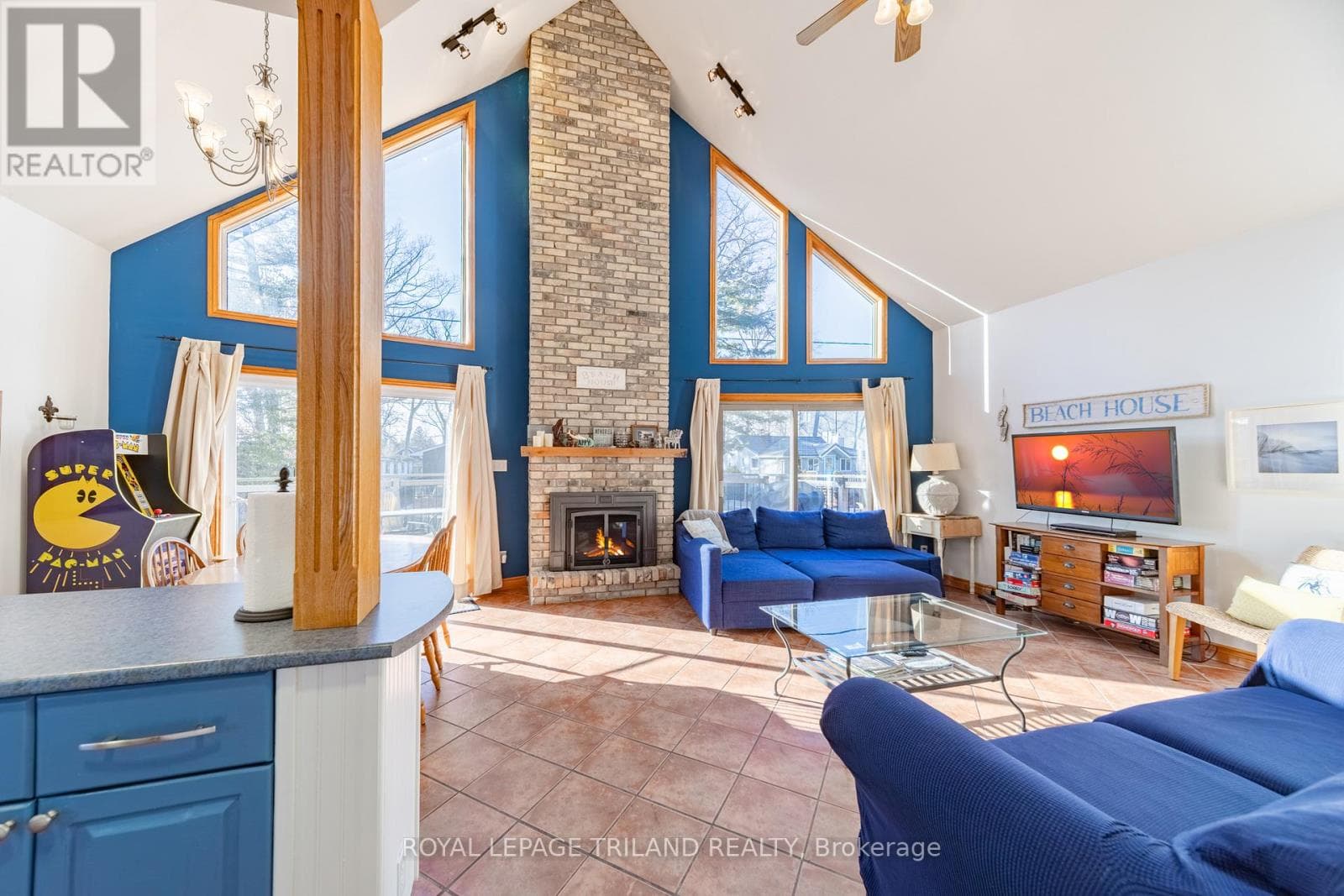 28 ELMWOOD AVENUE photo 2