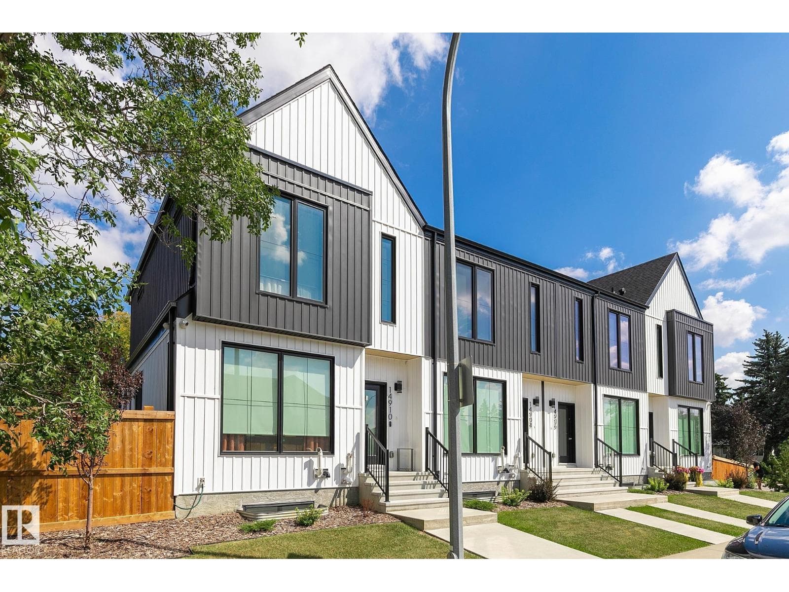 14904 109 AV NW photo 2