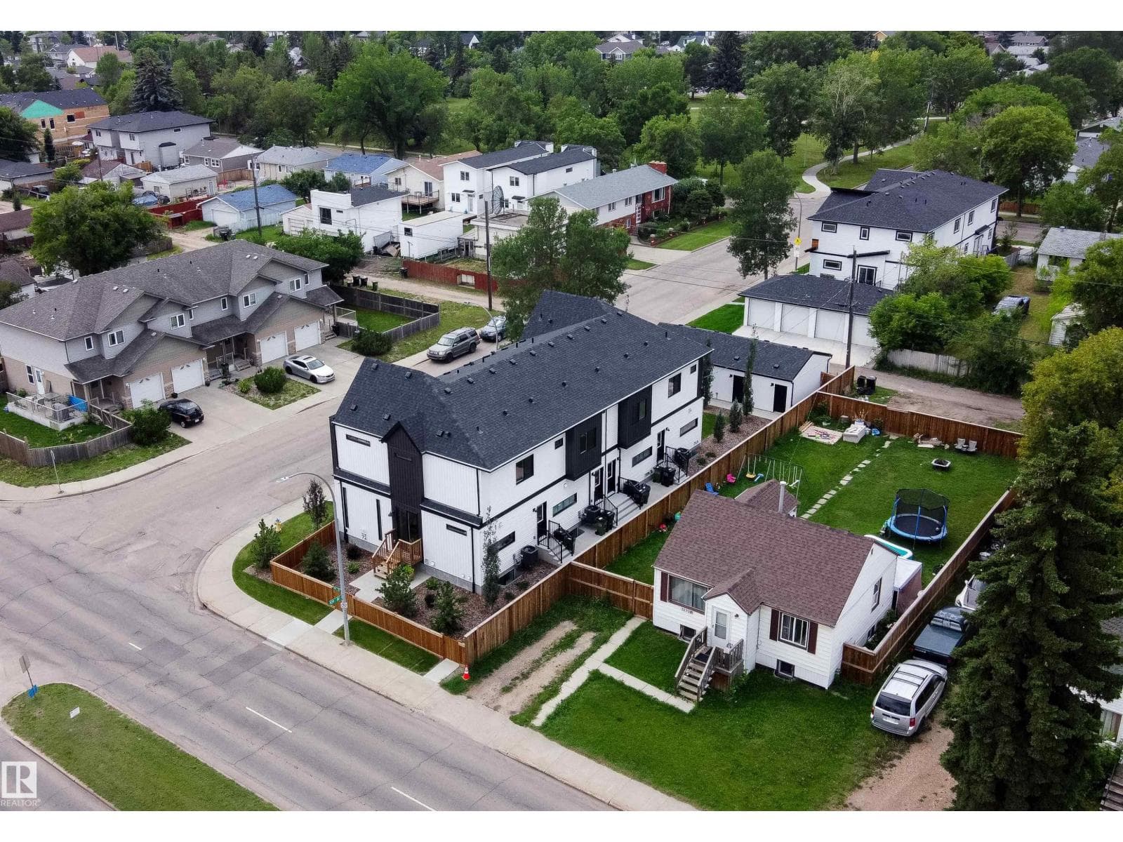 14904 109 AV NW photo 4