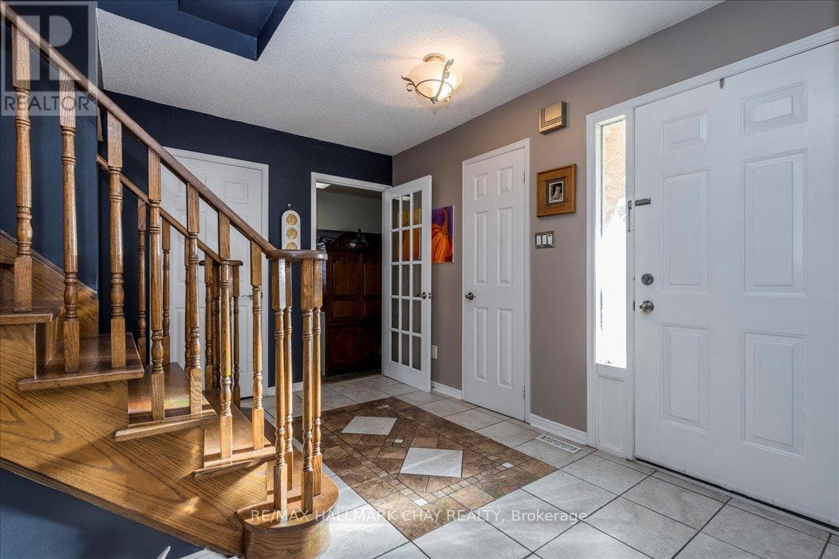 21 BARWICK DRIVE photo 3
