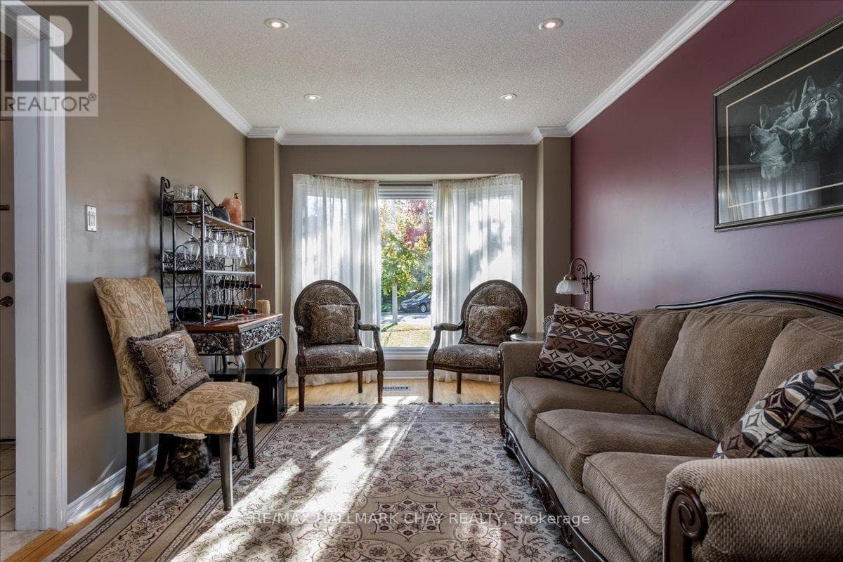 21 BARWICK DRIVE photo 4