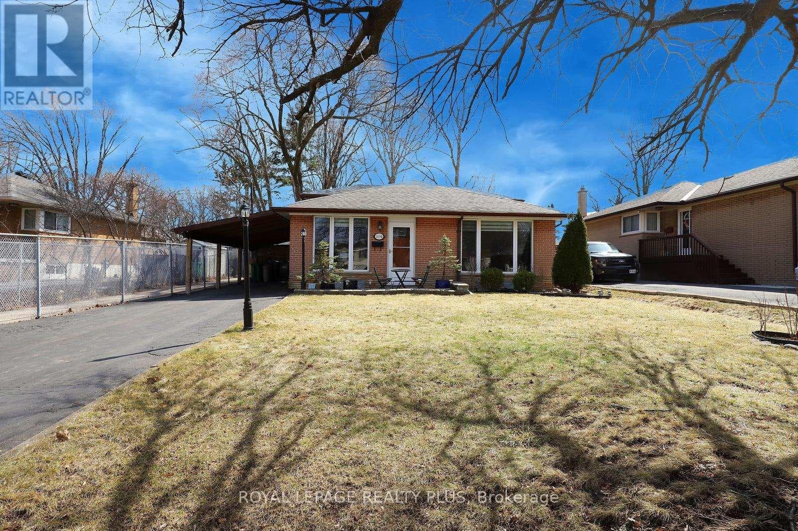 2694 TRUSCOTT DRIVE photo 2