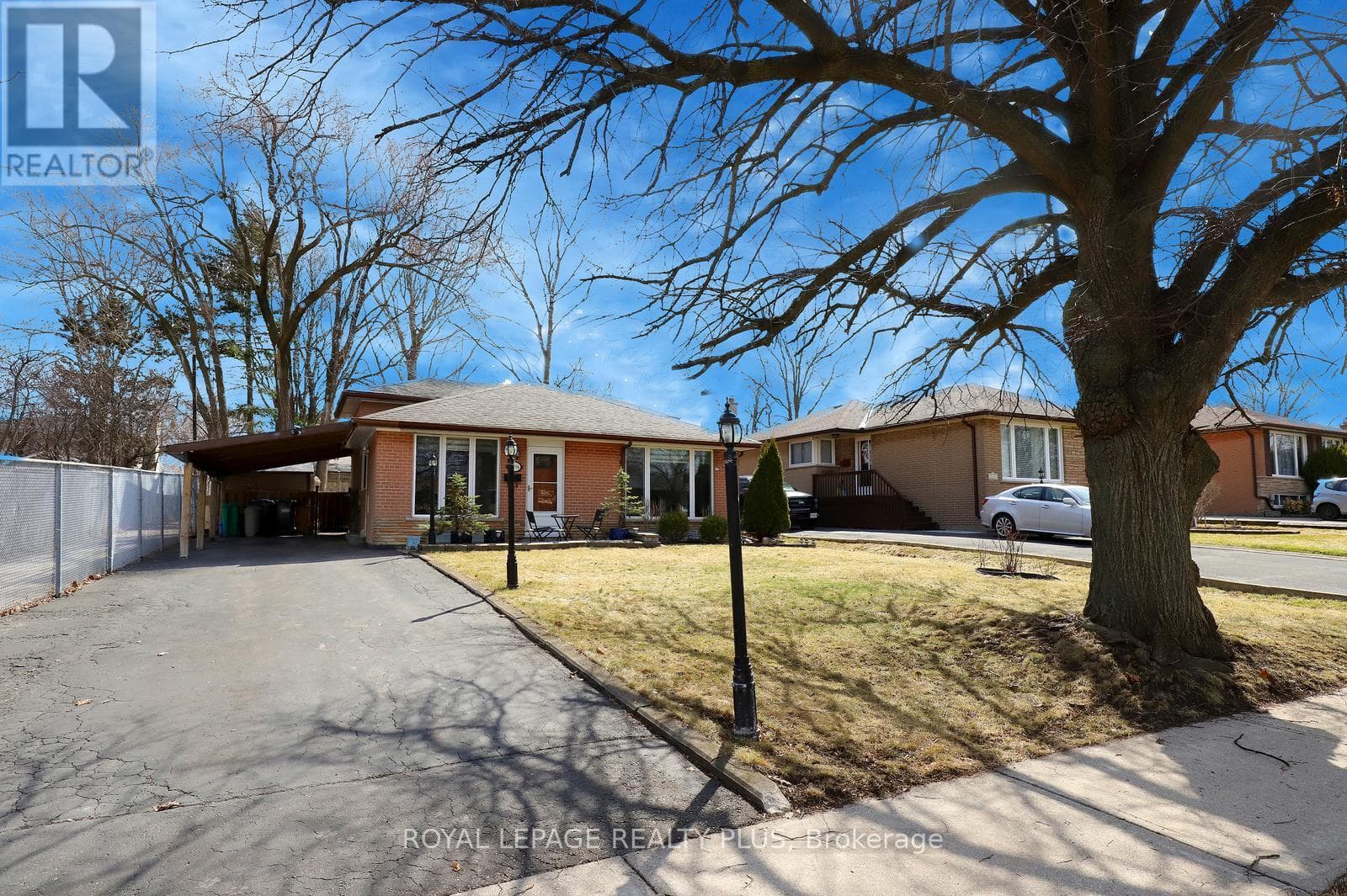 2694 TRUSCOTT DRIVE photo 3