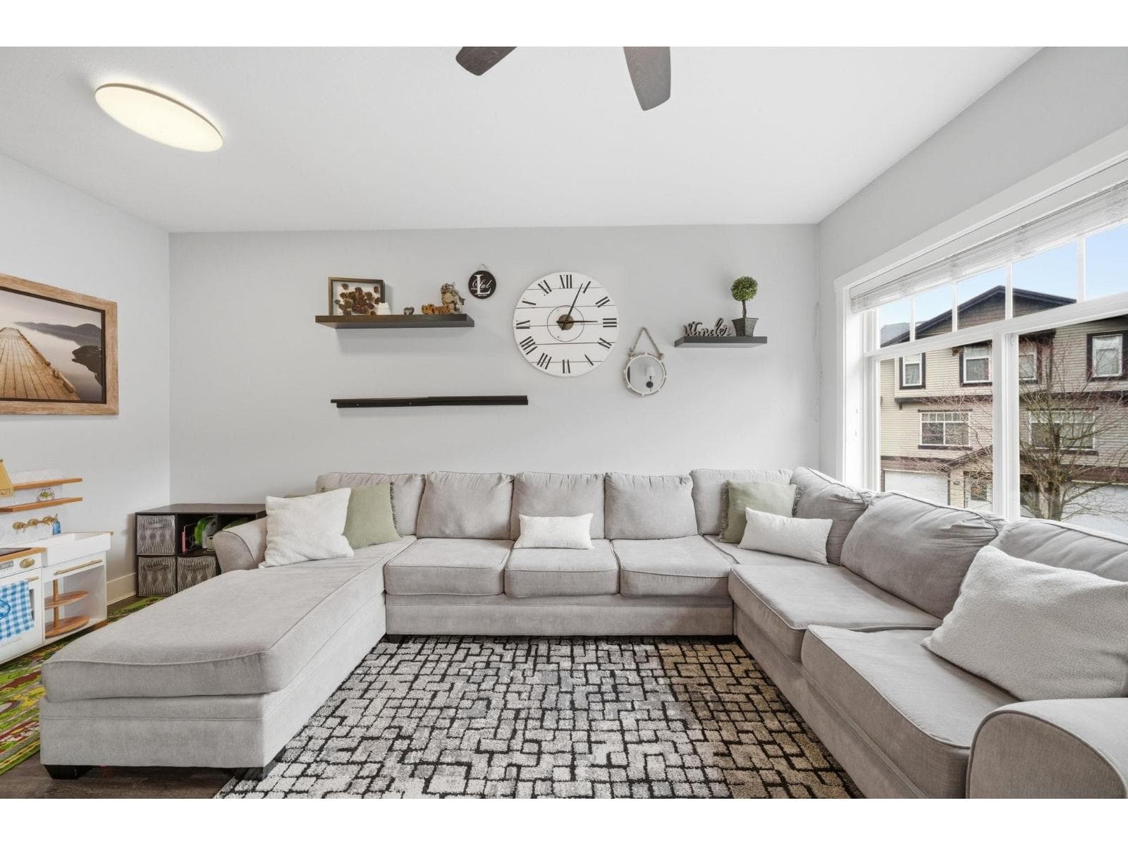 29 2950 LEFEUVRE ROAD photo 5