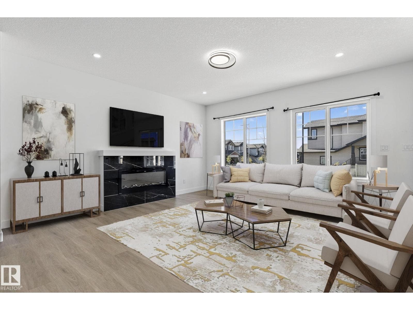 3 bed 3 bath single family at 4603 36 ST — $489,000