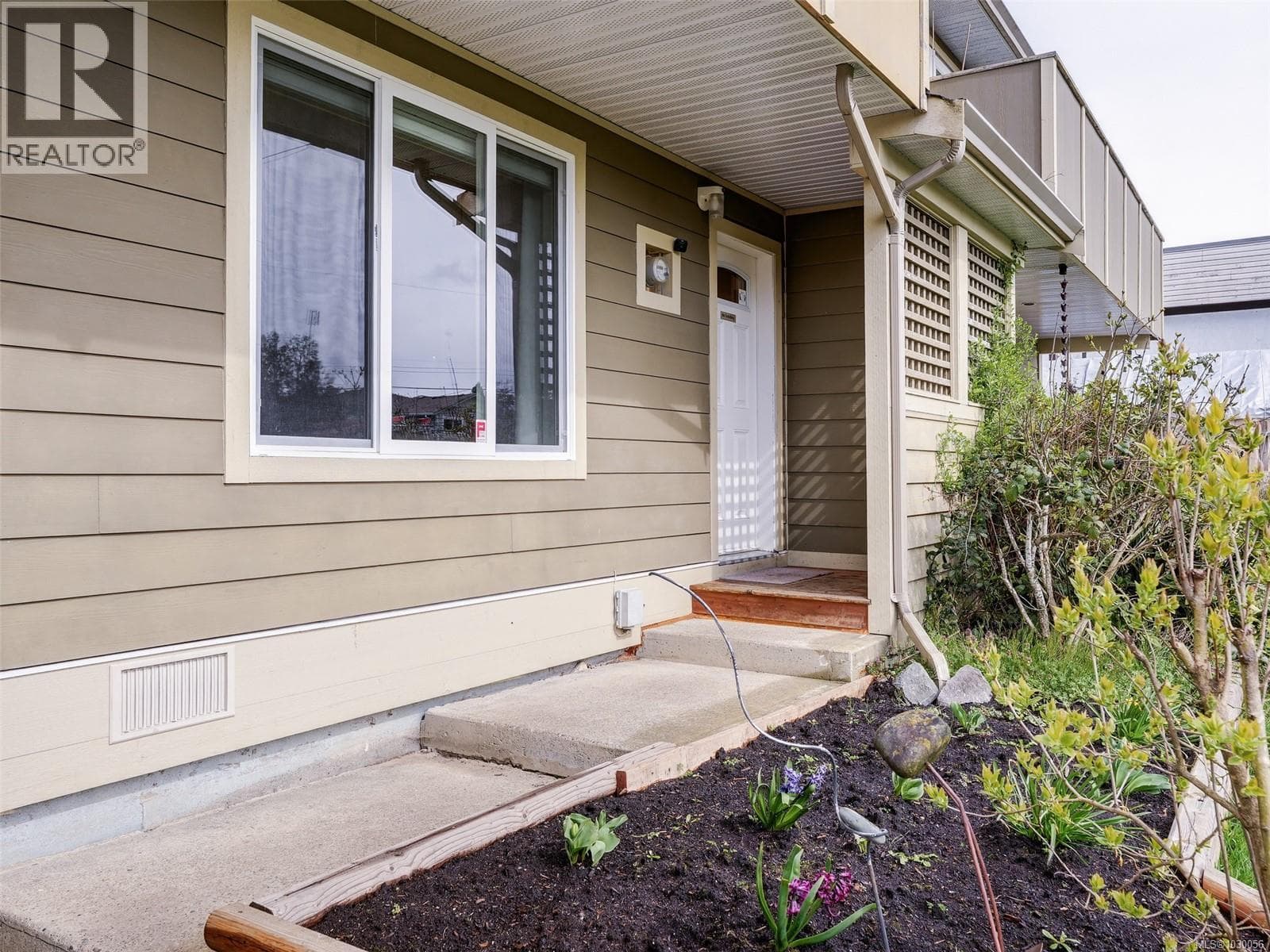 3 bed 1 bath single family at 2035 Melville Dr — $699,900