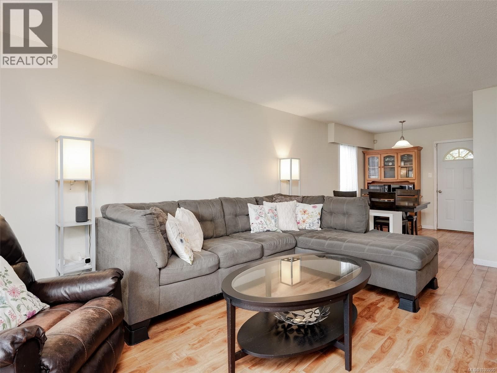 2035 Melville Dr photo 3