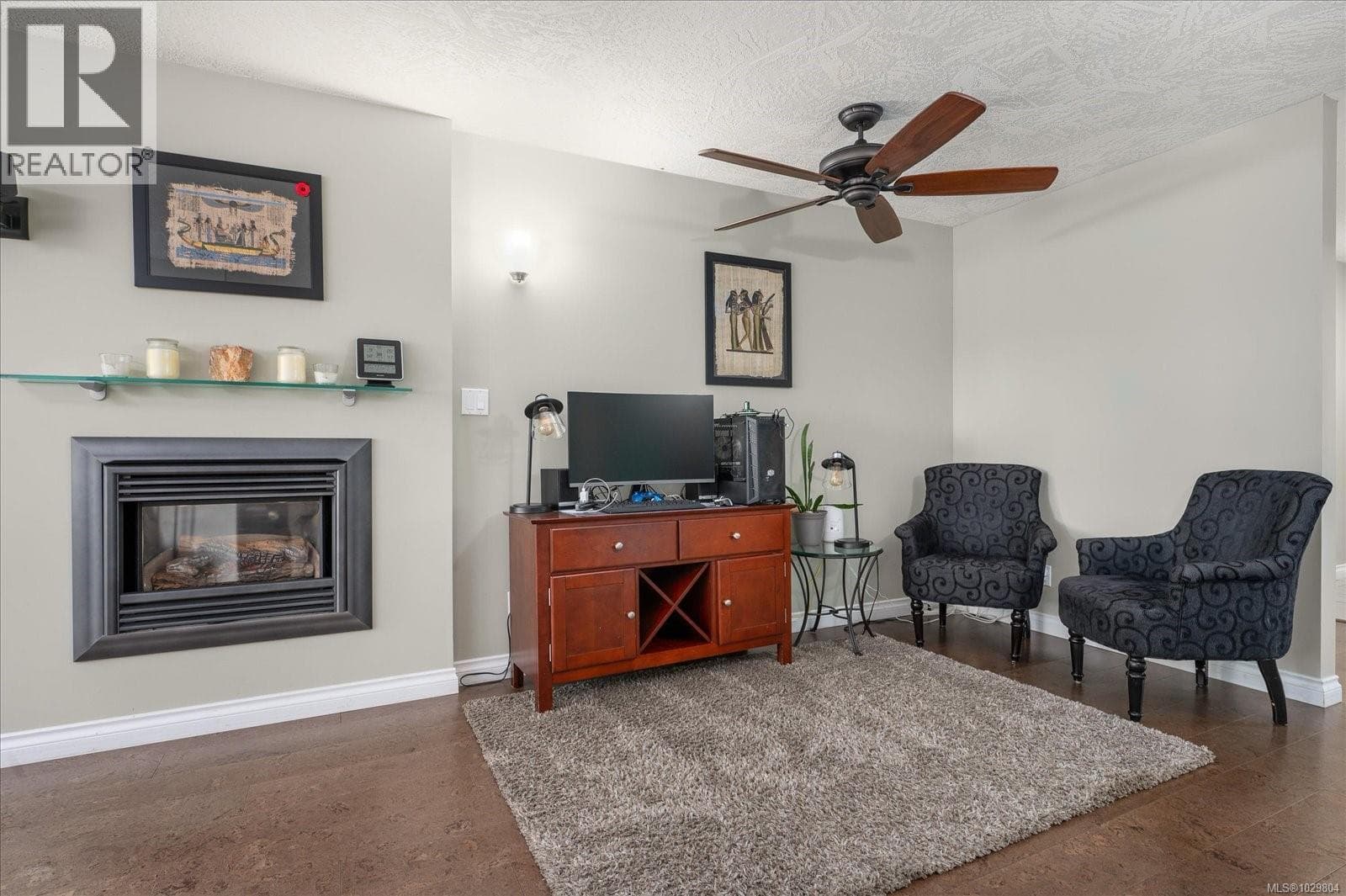 202 2 Doric Ave photo 5