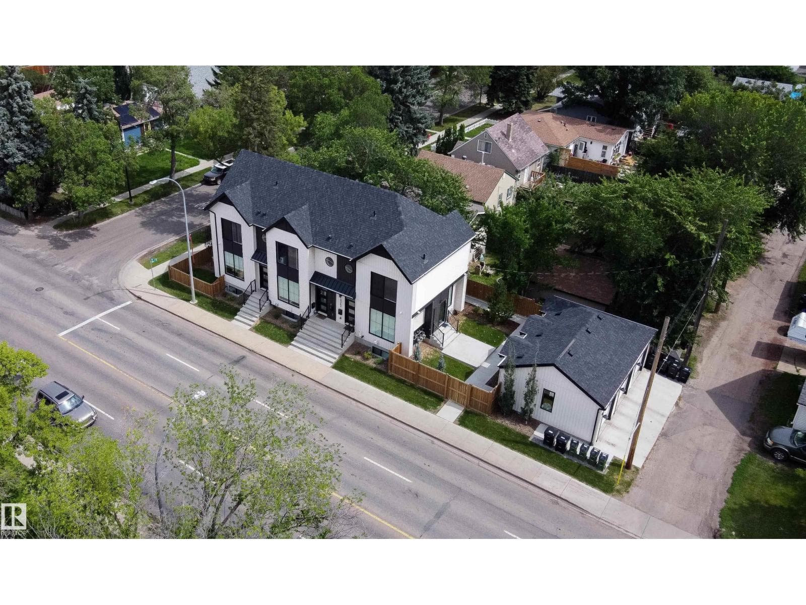 10363 149 ST NW photo 3