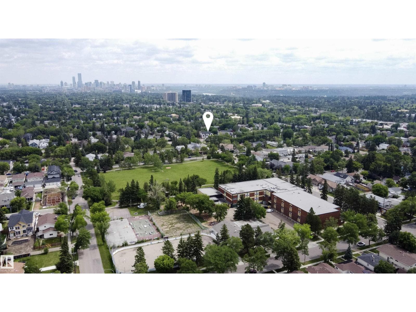 10363 149 ST NW photo 4