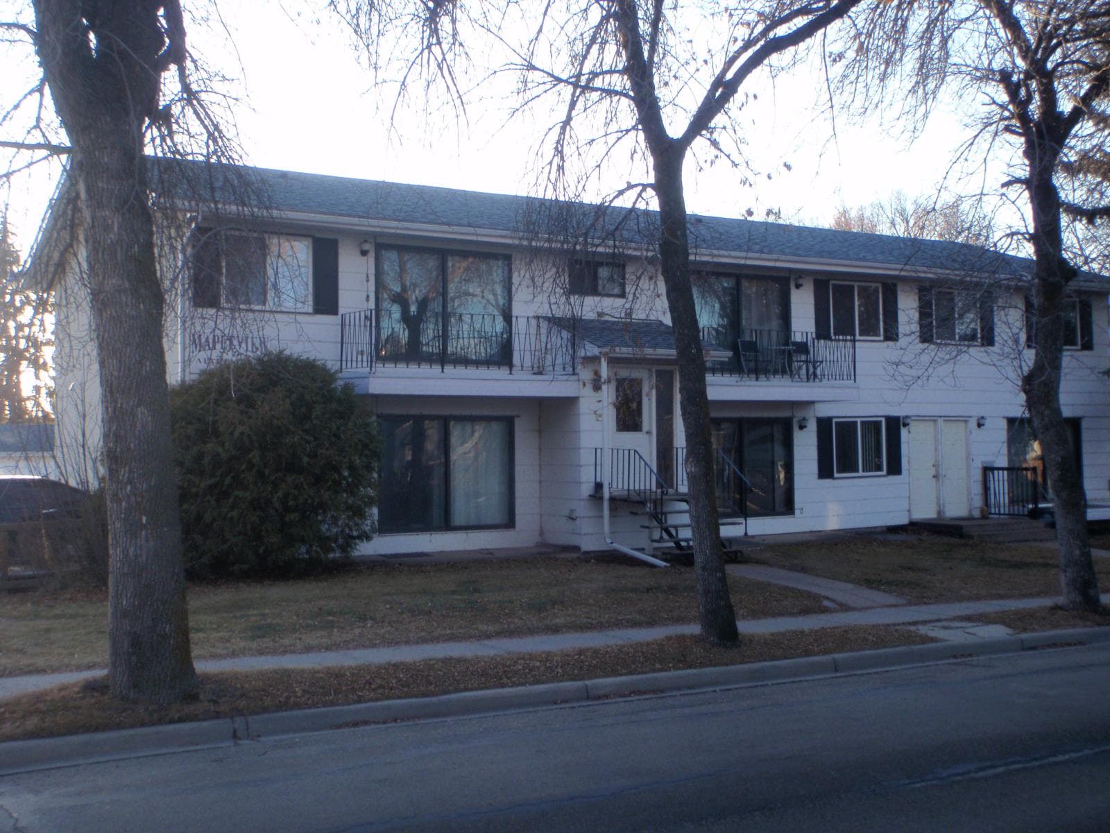 5135 52 Avenue — photo 3