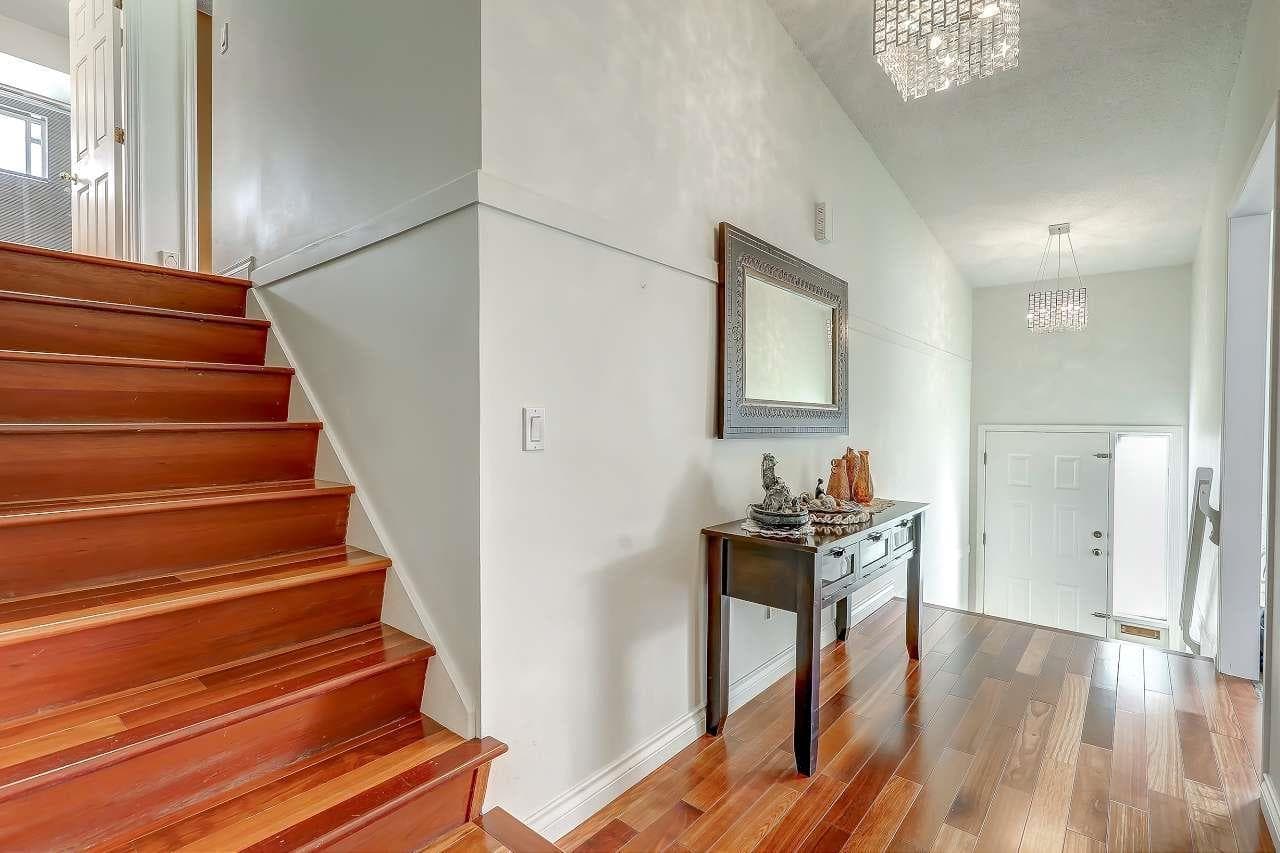 15481 92A AVENUE photo 2