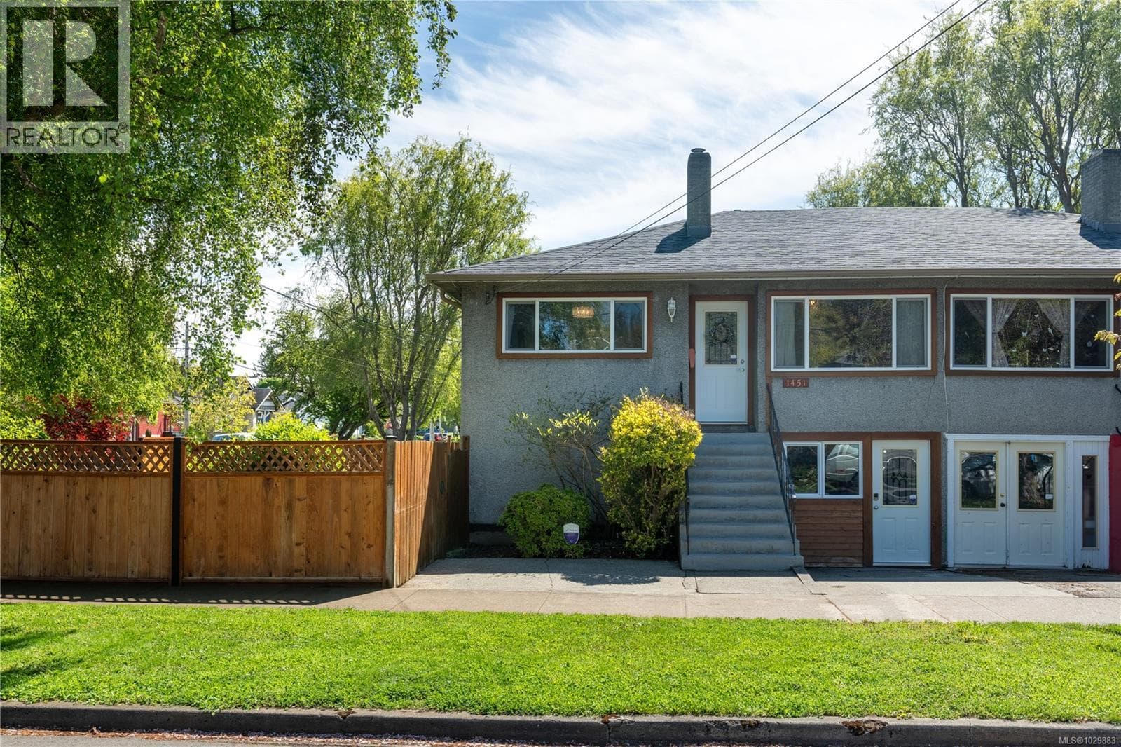 1451 Brooke St photo 2