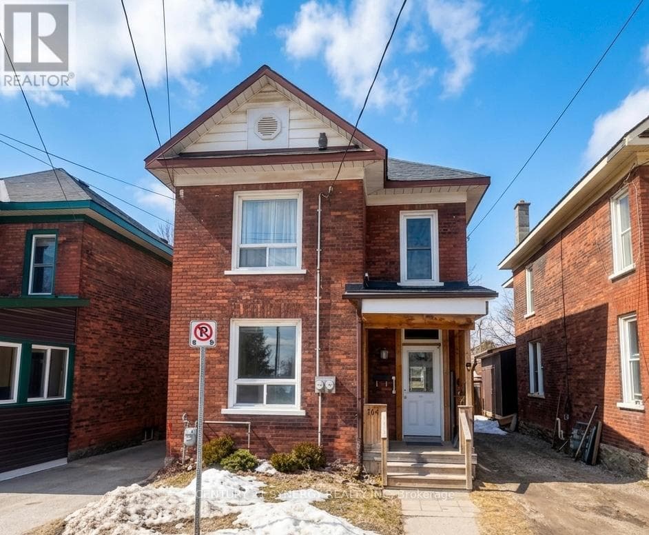 164 CHAMBERS STREET photo 2