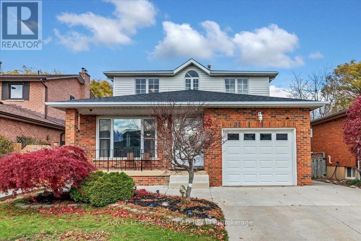 6 bed 4 bath single family at 35 TRENHOLME CRESCENT — $999,000