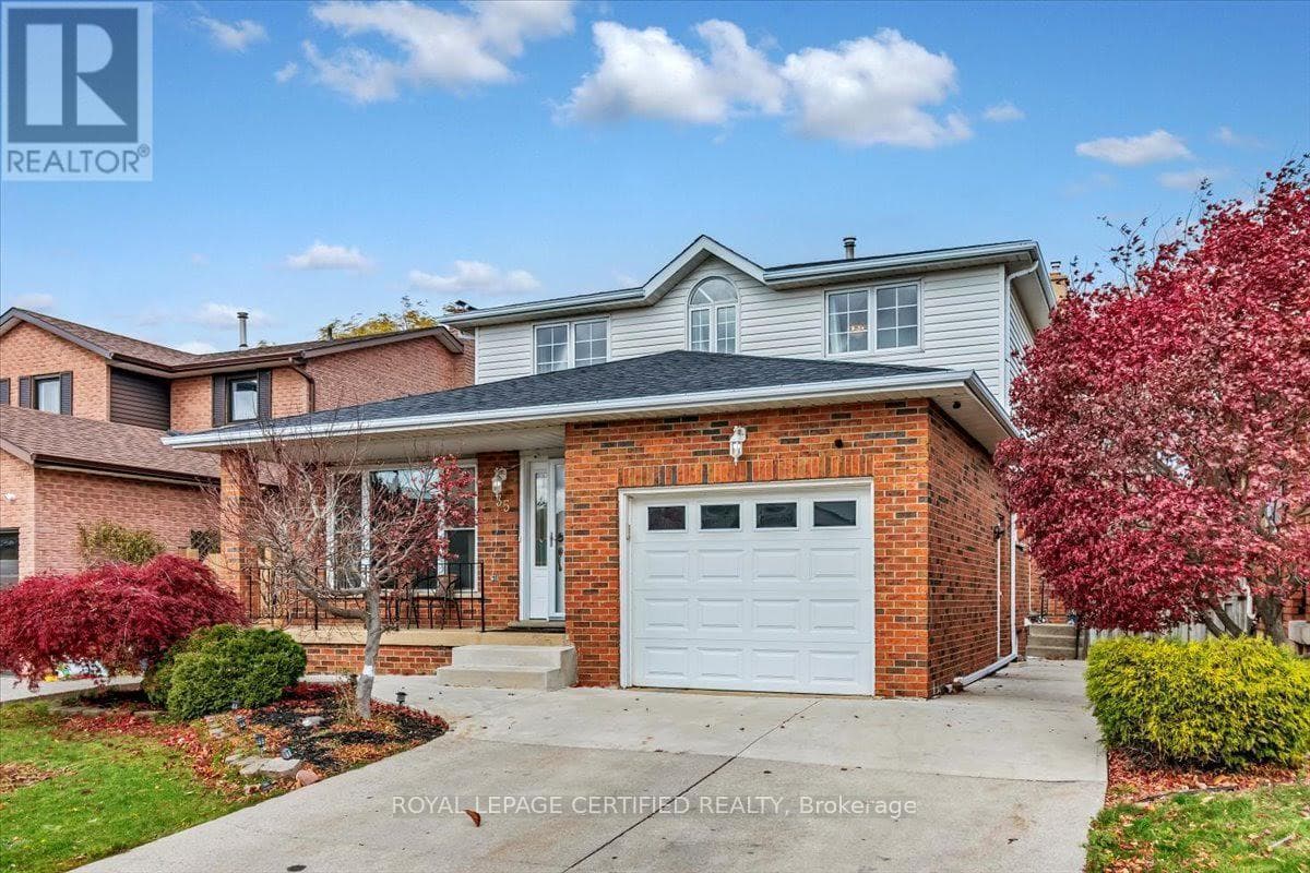 35 TRENHOLME CRESCENT photo 2
