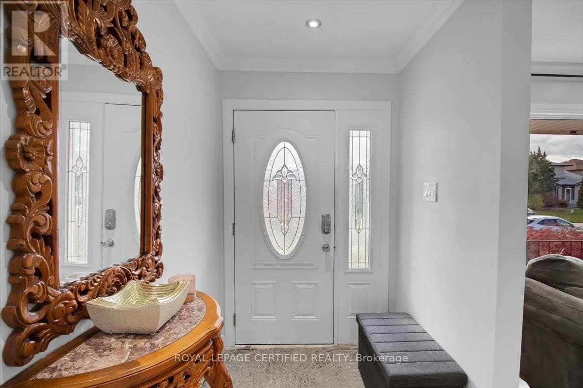 35 TRENHOLME CRESCENT photo 5