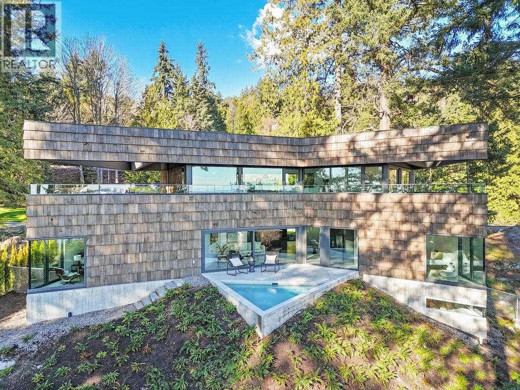 4166 ROSE CRESCENT photo 2