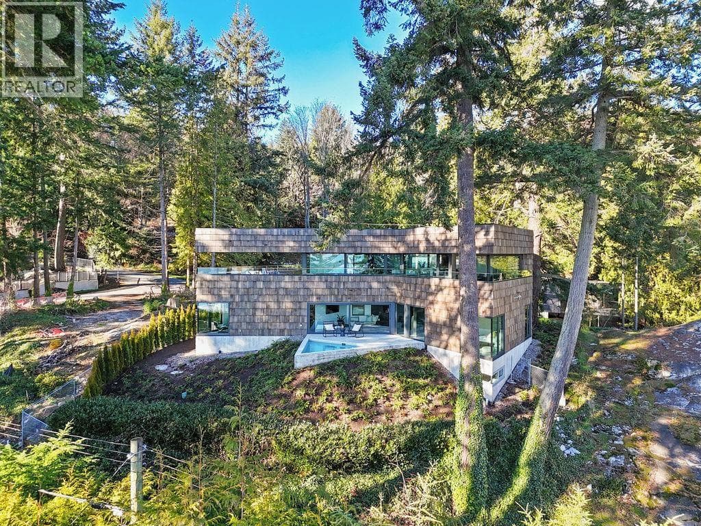 4166 ROSE CRESCENT photo 5