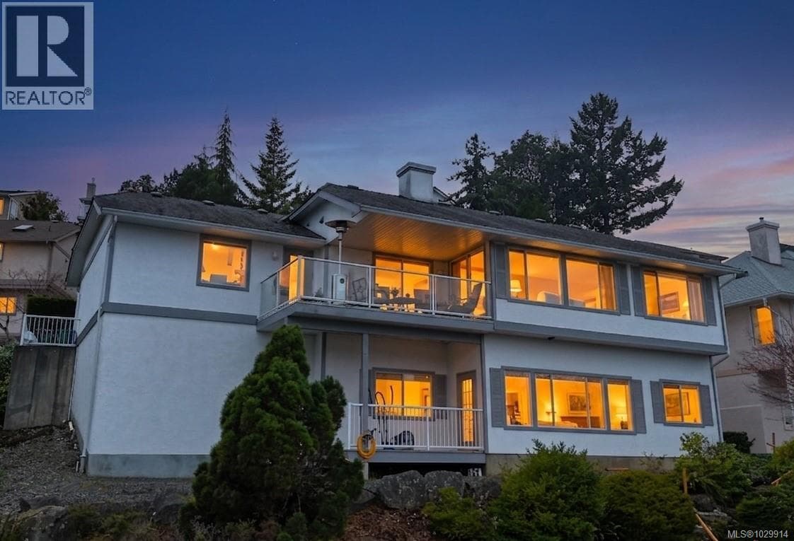 488 Seaview Way photo 3