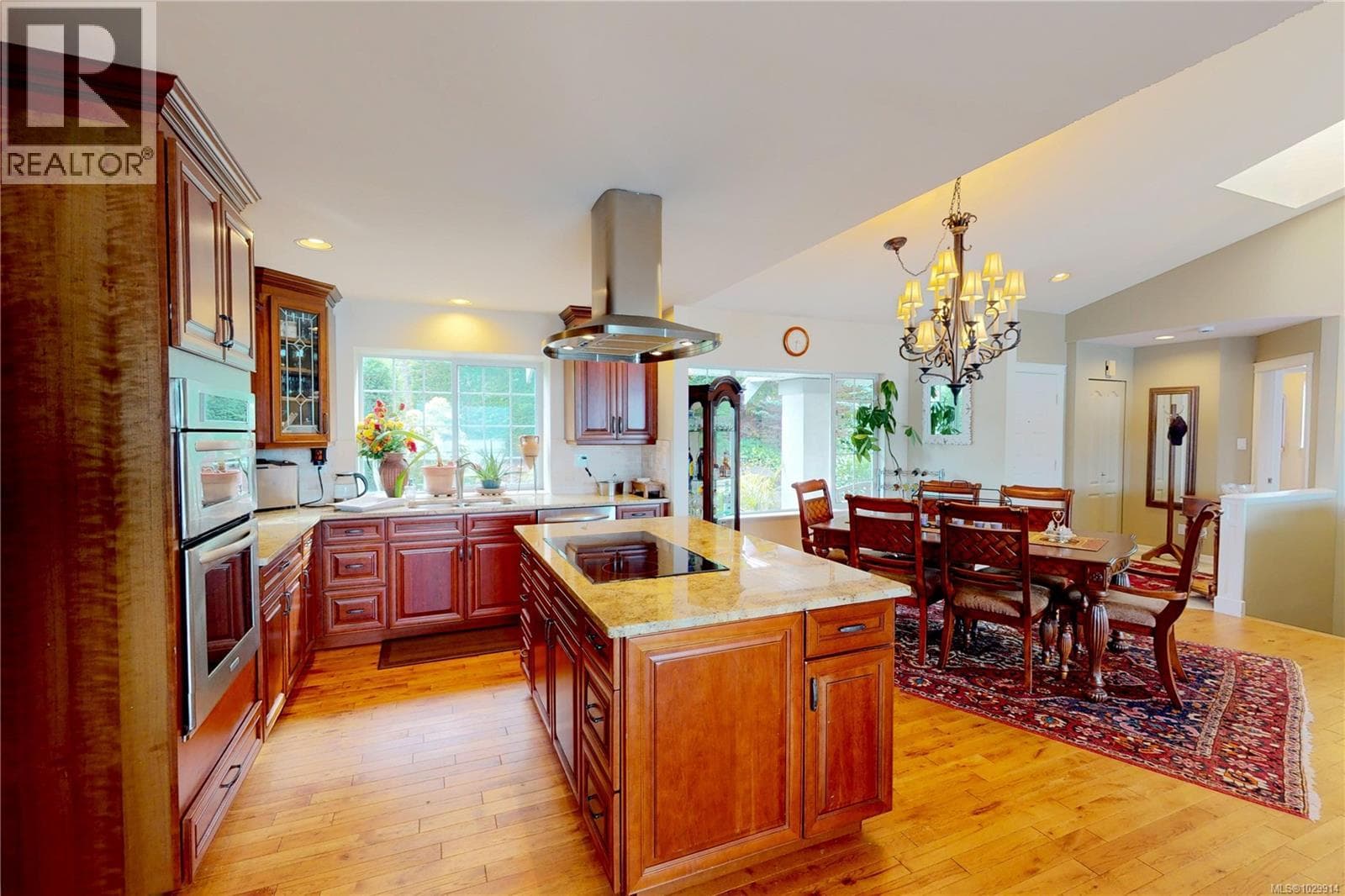 488 Seaview Way photo 5